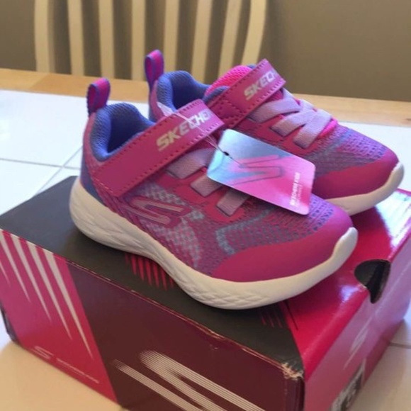 BRAND NEW girl toddler Skechers radiant runner pink Velcro shoes size 5 - Picture 8 of 9